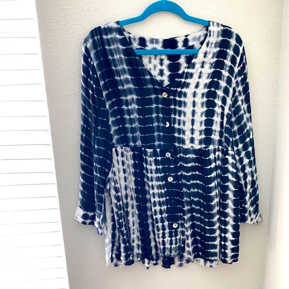 Lose flow fitting shirt size medium